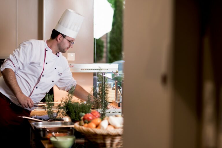 Berliberlinski Koch Stefan Ludwig Komfort Restaurant Abusina1029 1600 768x512