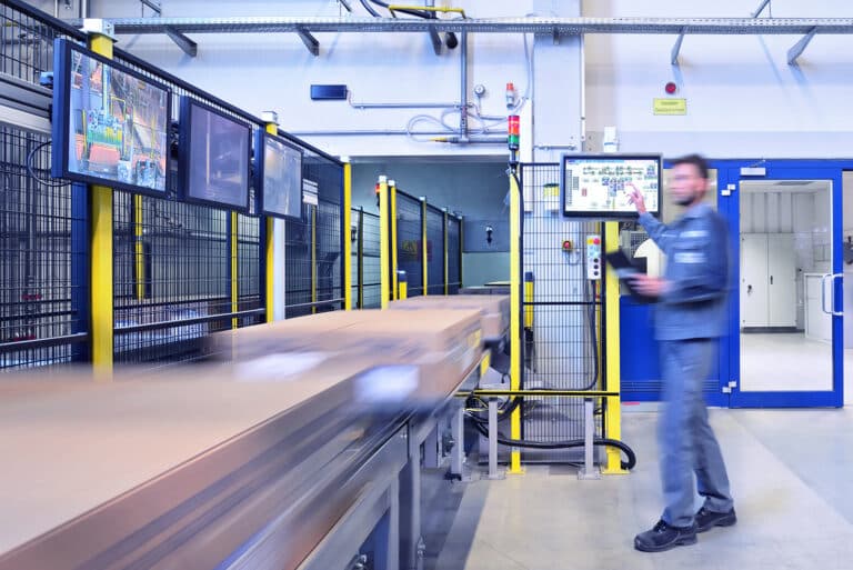 Maschinenfuehrer Saal 768x513